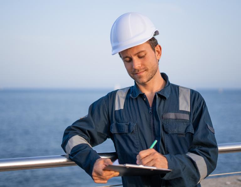 Praca na morzu – nowelizacja ustawy o pracy na morzu w 2021 a bezpieczeństwo marynarz